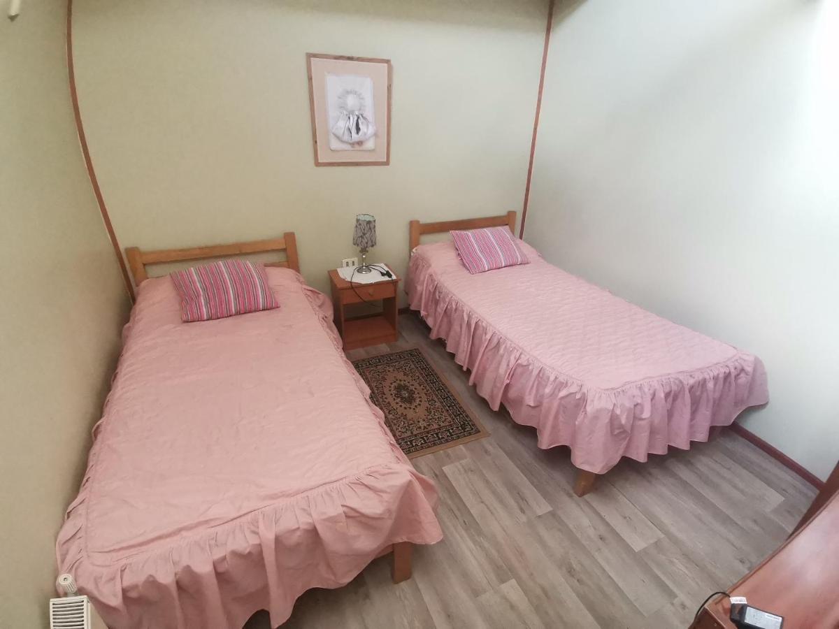 Hostal Bernardita Puerto Natales Ngoại thất bức ảnh